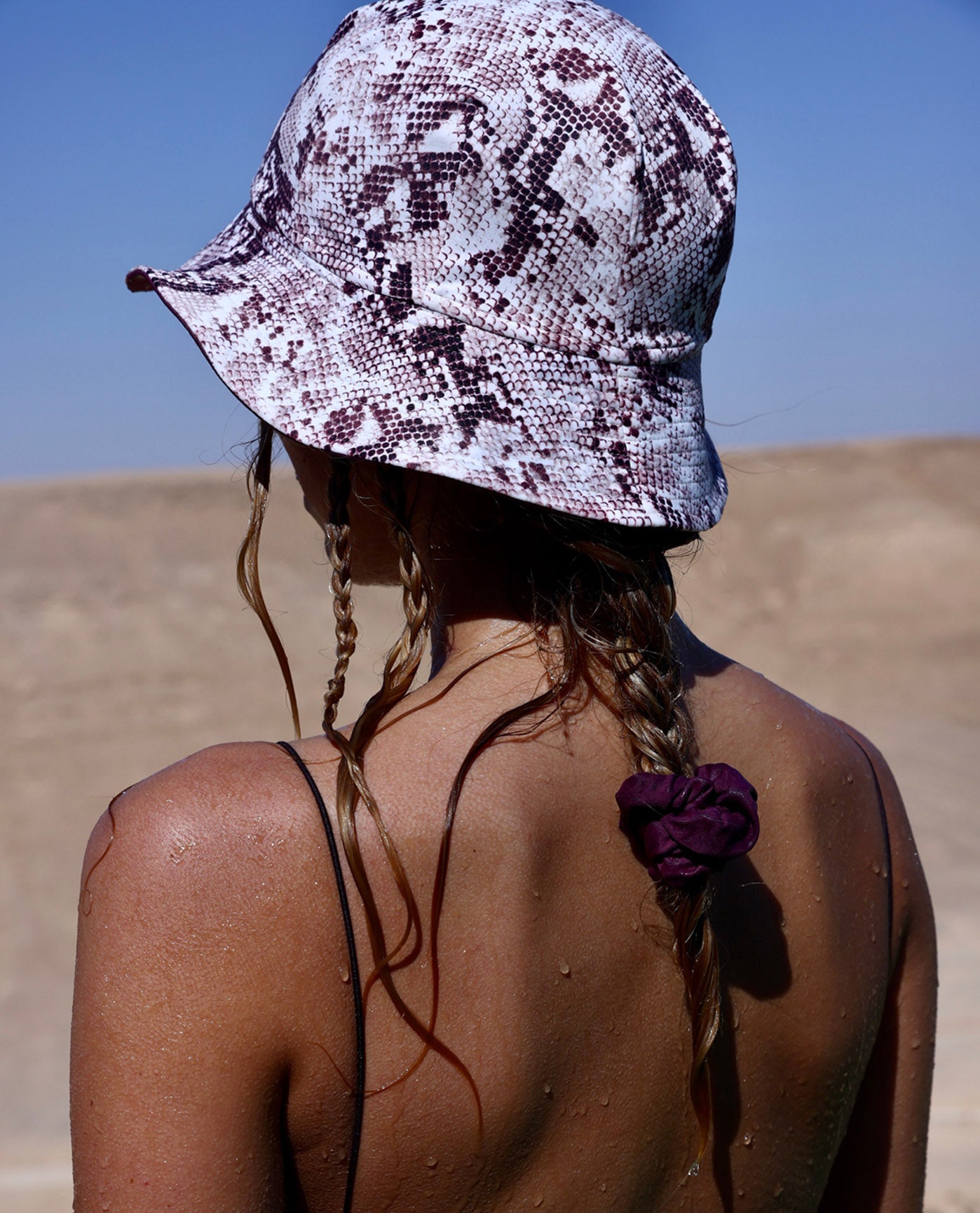 Front View Of Gottex Double Sided Bucket Hat | GOTTEX SNAKE AND PINK
