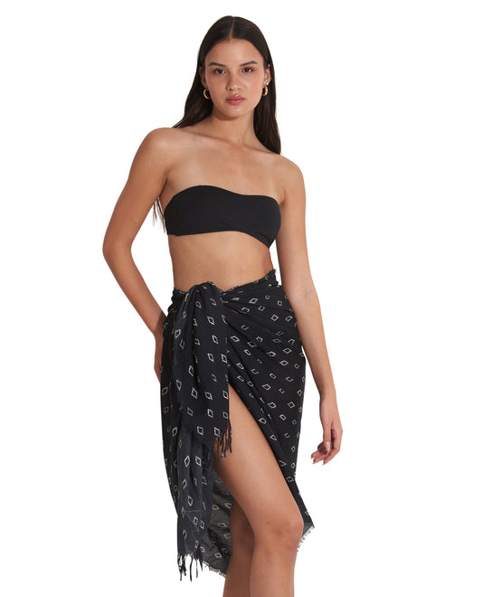 Front View Of Gottex Beach Life Cover Up Sarong Wrap Skirt | GOTTEX BEACH LIFE MAYA BLACK AND CREAM