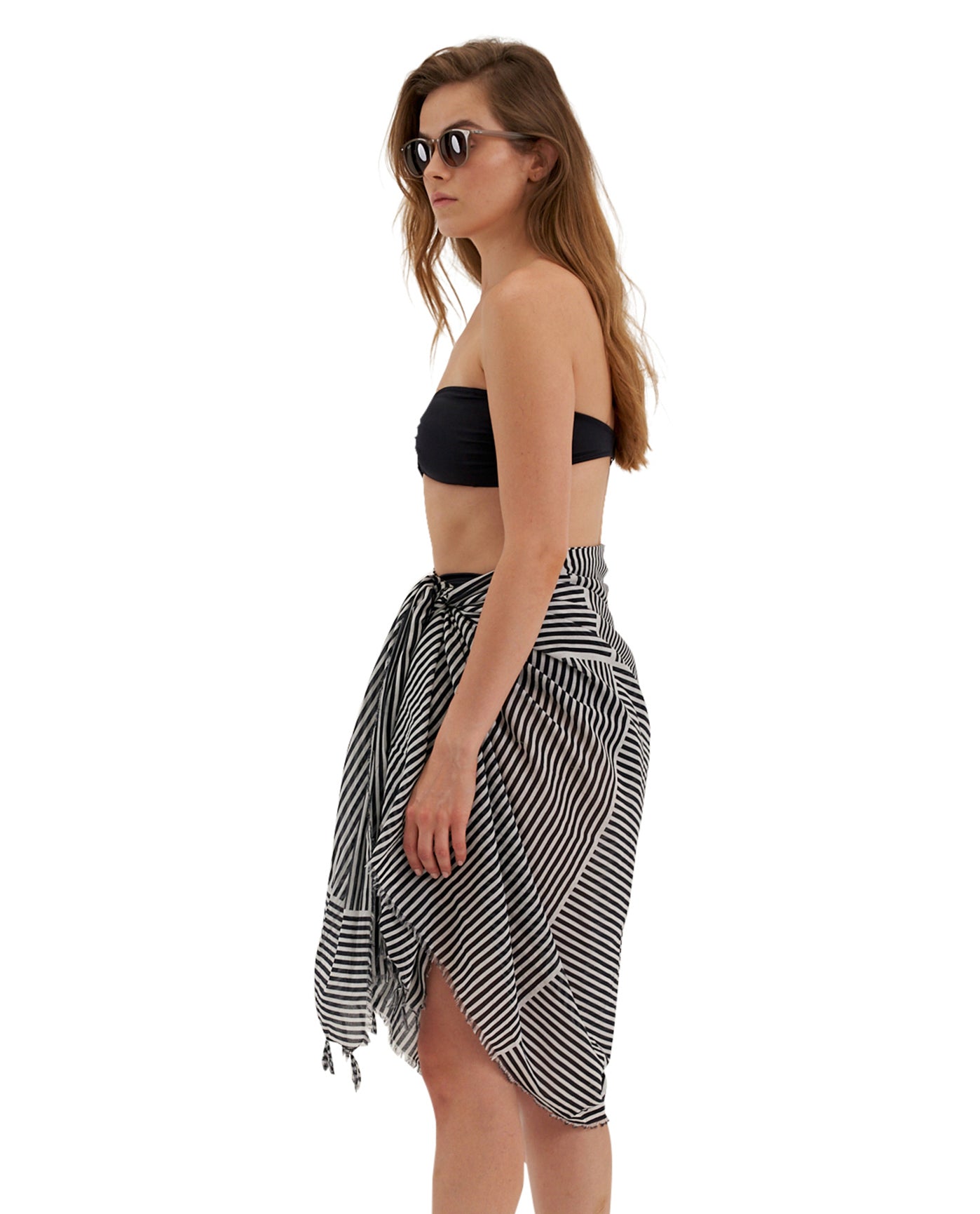 Side View Of Gottex Beach Life Cover Up Sarong Wrap Skirt | GOTTEX BEACH LIFE HANNA BLACK AND WHITE