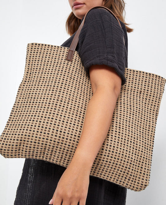 Front View Of Gottex Jute And Vegan Leather Bag | GOTTEX BLACK AND BROWN PIXEL